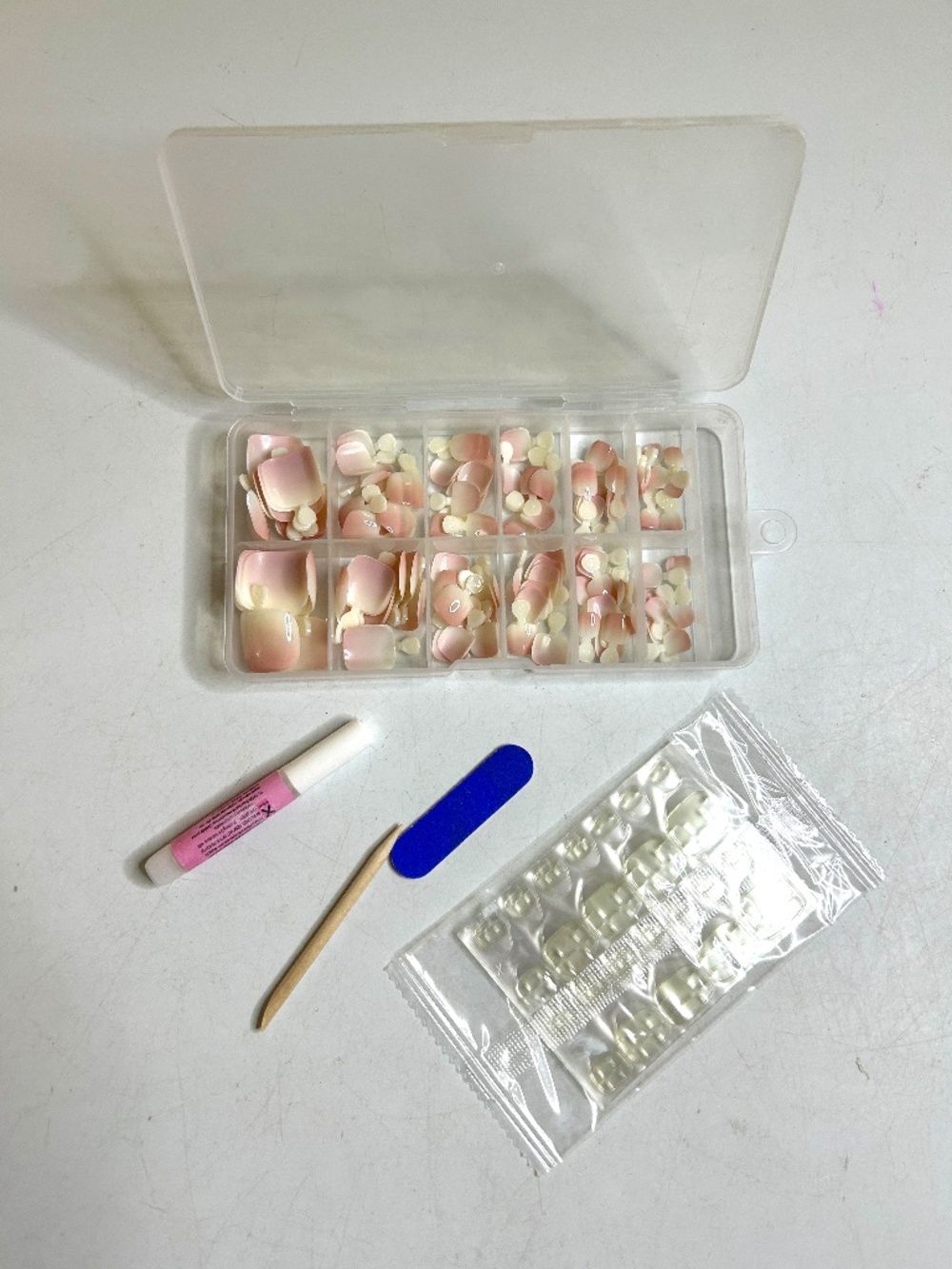 Ombré Nude Pink to White Press on Toenails 120 Nails - Picture 8 of 9